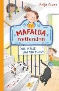 Cover-Bild zu Mafalda mittendrin - Zwei Mäuse auf der Flucht von Alves, Katja 